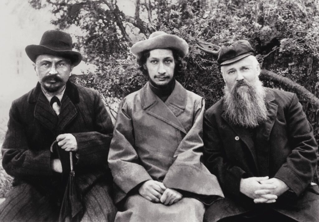 С.Н. Булгаков, свящ. Павел Флоренский, М.А. Новоселов. 1913 г. Источник: https://ru.wikipedia.org